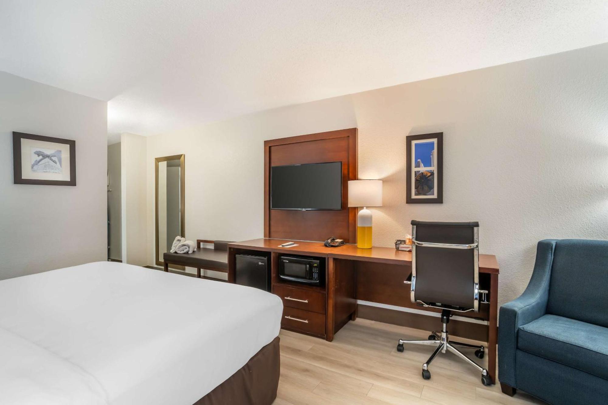 Comfort Inn Charlotte Airport Uptown Eksteriør billede